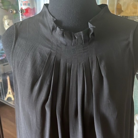 Diana Slavin Elegant Black Sleeveless Blouse - Picture 2 of 6